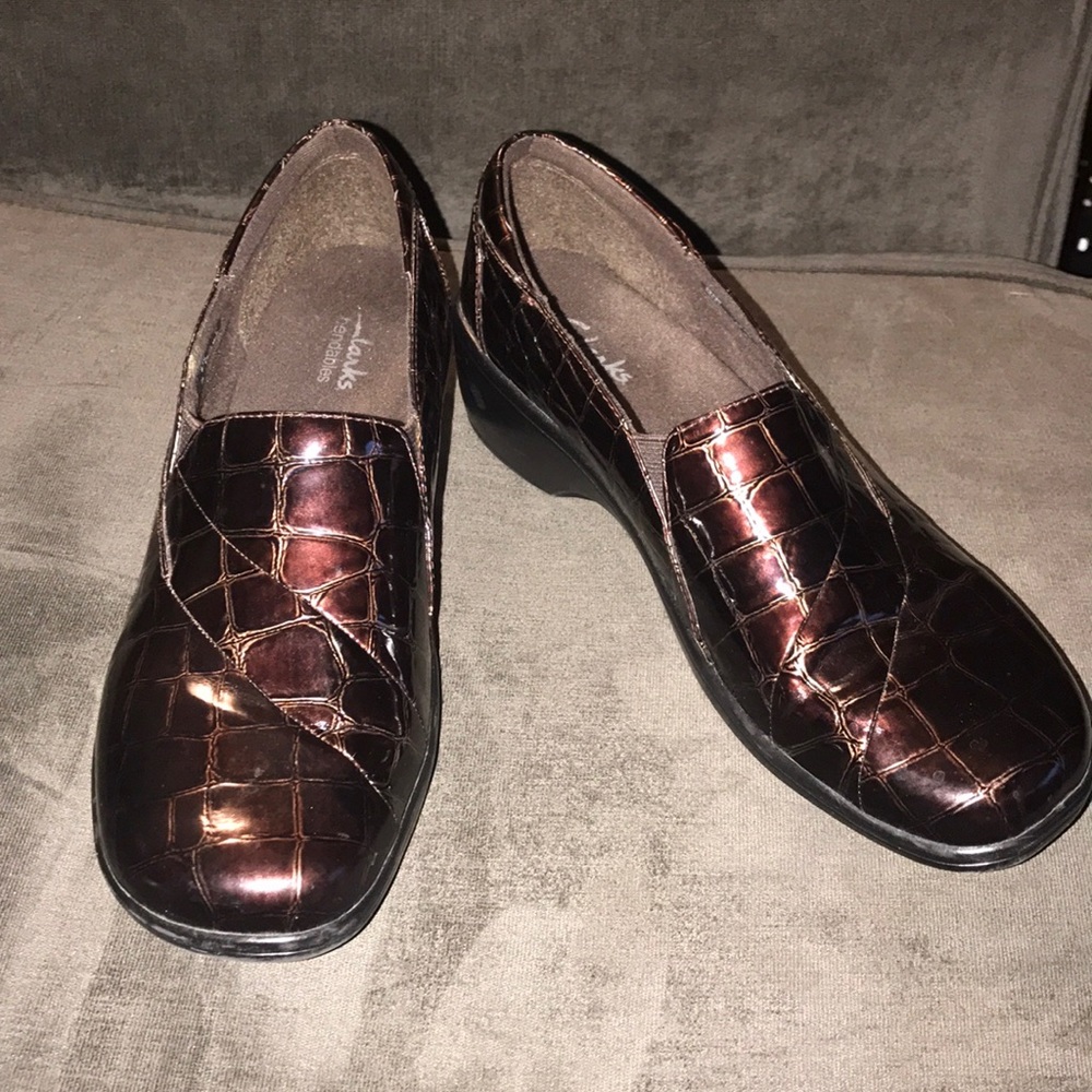 Clarks Bendables clogs